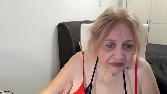 SusiLifeXXX webcam