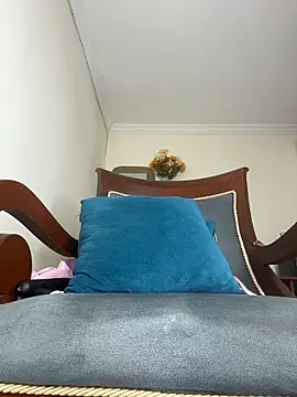 LilaRvsh webcam