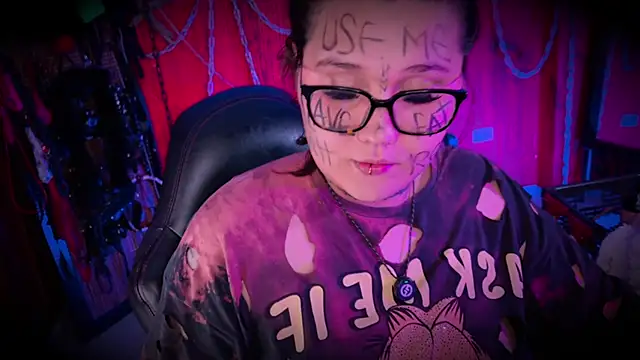 Laura_takint webcam