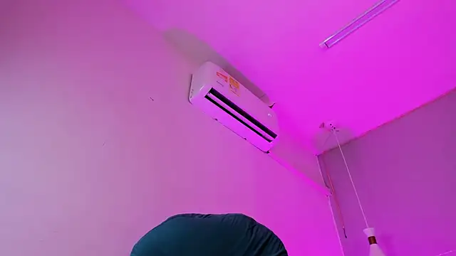 Cheys_Mast live sex cam