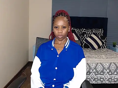 QUEENMANDYY webcam