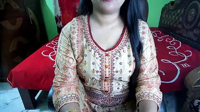 BengaliQueenStar live cam on StripChat