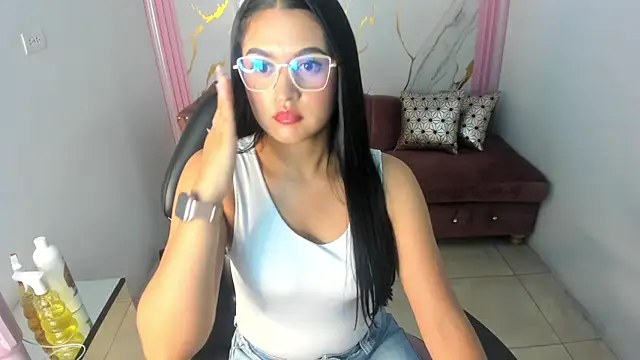 Anniee_kors webcam
