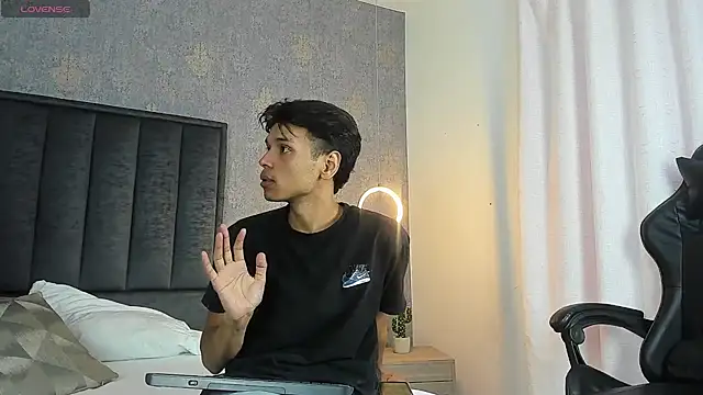 Alejandroo_Montenegro webcam
