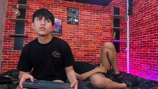 Hoot_boyss_ webcam