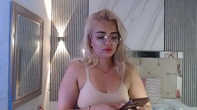 ashley__tylor - Ashley__tylor's free webcam - UK Sex Cams
