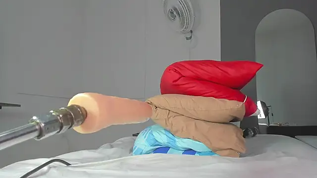 ariana_nix webcam