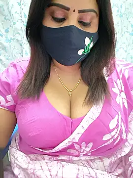 Queenflowerr webcam