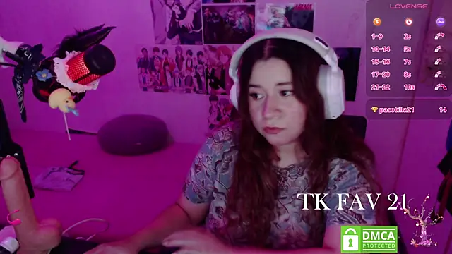 Pink_girl0n webcam