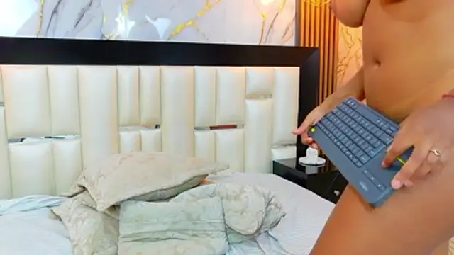 JanneCooper webcam