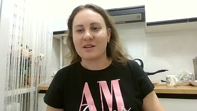 meadoweyes - MeadowEyes's free webcam - UK Sex Cams