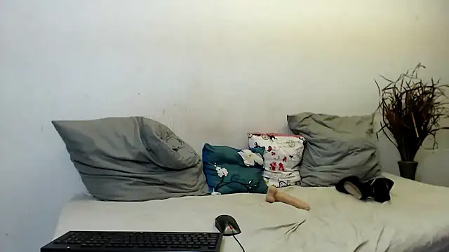 BrunetteNaomi8 webcam