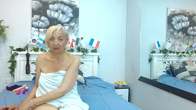 AmelieLux webcam