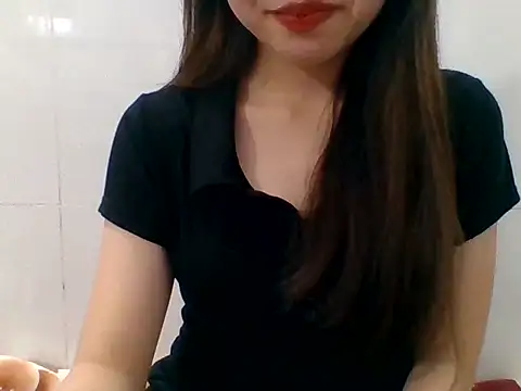 kiraa-007 live cam on StripChat