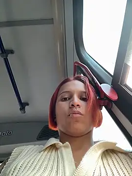 Mia_0-4 webcam