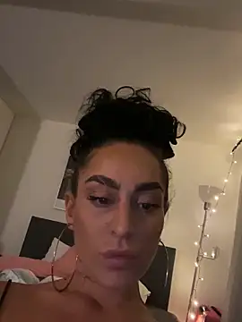 CurlyRouge webcam