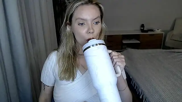 PolinaXXXXXJones webcam