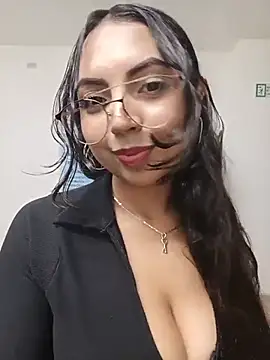 JENNIFER__03 webcam