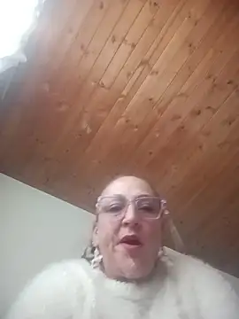 dangerous_milf - Dangerous_milf's free webcam - UK Sex Cams