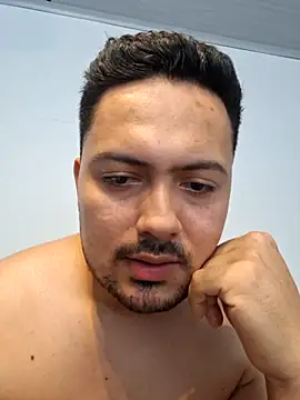 ORTIZ96hot live cam on StripChat