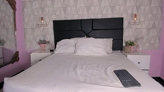 SheylaWalker webcam
