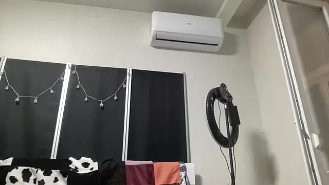 IssaMilf webcam