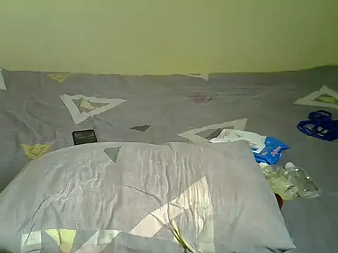 Pearl_petite webcam