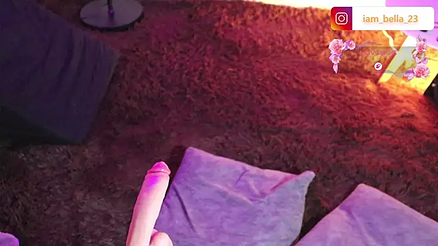 yourtoybella webcam