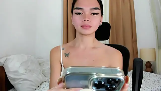 kendall_petite18 webcam