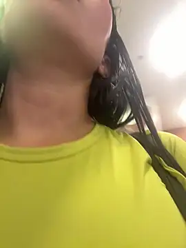 alisson__hot (F milf) - flash tits at the mall