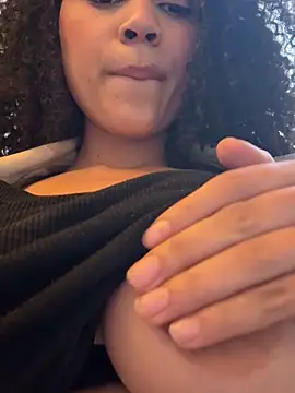 Lilithadams1 live cam on StripChat