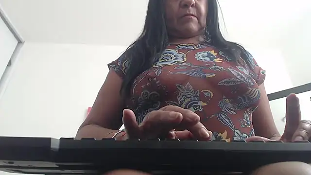 katiehotx webcam