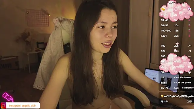 Idnkjustadeline webcam