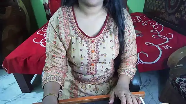 BengaliQueenStar webcam