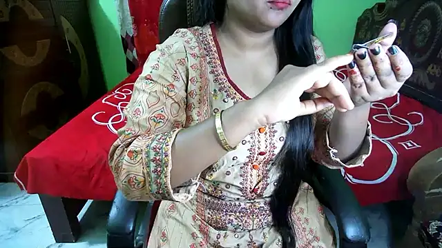 BengaliQueenStar live cam on StripChat