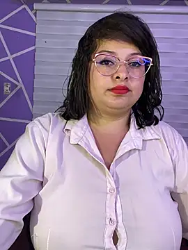 MiiaaJoness webcam