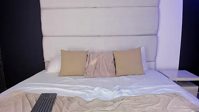 LolaGray__ webcam