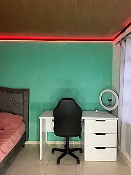 ALANAH_KITTY webcam