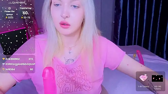 BlondieSummer webcam