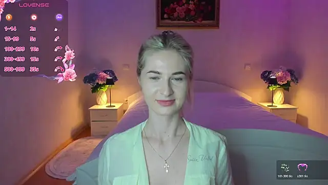 julie_blaze (F young) - Sweet kiss for sweet lady