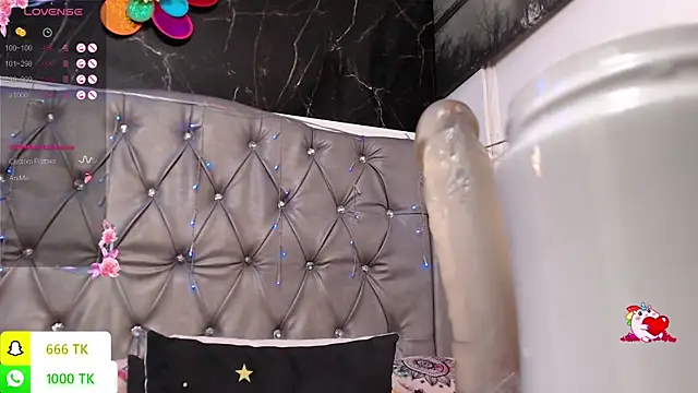 LAILAGUMMY webcam