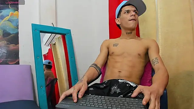 big_hot_boy_ webcam