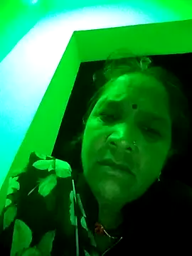 Loomaraj live cam on StripChat