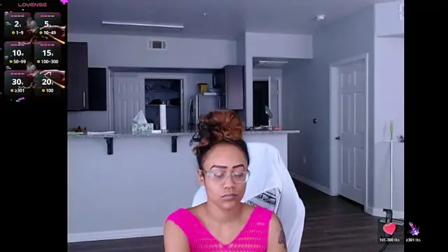 RylReese live cam on StripChat