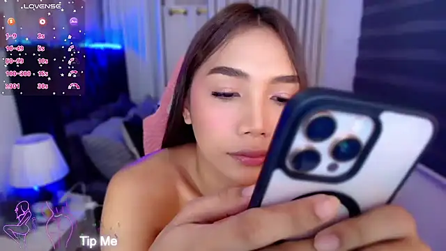 fuckingnaughtyjade webcam