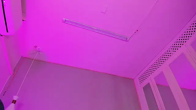 Cheys_Mast live sex cam