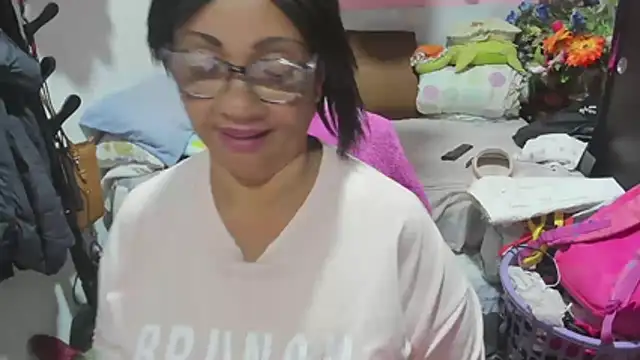 Mrs_mommy_ webcam