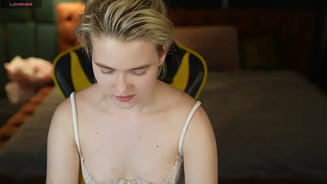 Ava_kiss054 webcam