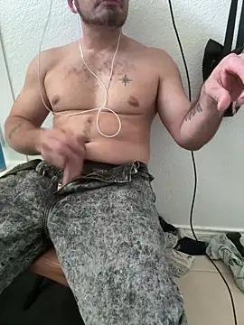 2addictivelyhorny webcam