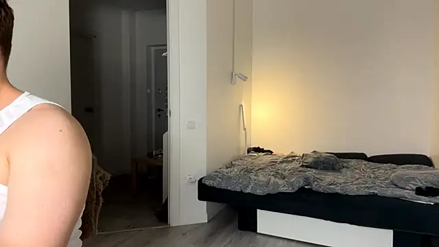 FlirtyCouple webcam